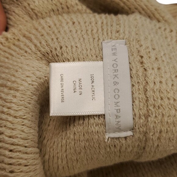 NWT NEW YORK & COMPANY  3 Piece Fringe Cable Set SCARF HAT GLOVES Winter - Picture 8 of 12